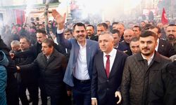 AK Parti İBB Adayı Murat Kurum Esenler'i ziyaret etti