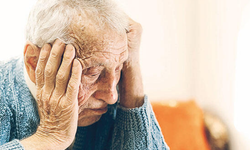 Alzheimer bulaşıcı olabilir mi? Uzmanlar açıkladı!