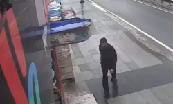 Sokak sokak gezdi kimi gördüyse bıçakladı!