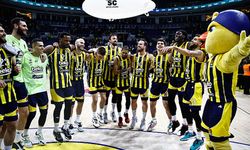 Fenerbahçe Beko uzatmalarda kazanmasını bildi! Papagiannis tarihe geçti