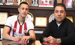 Fenerbahçeli Bartuğ Elmaz Sivasspor'a kiralandı