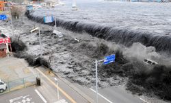Japonya'da 7.4'lük deprem: Dev tsunami uyarısı verildi