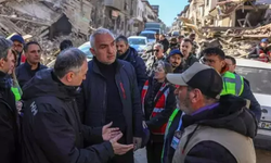 Bakanın gözyaşları! Mehmet Nuri Ersoy depremi göz yaşları içinde anlattı