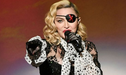 Madonna konser esnasında yere düştü! İşte o anlar