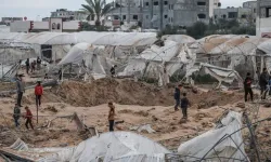 İsrail mülteci kampını vurdu! 7'si çocuk 12 Filistinli öldü