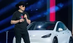 Elon Musk'tan sıkıyönetim :Tesla çalışanları fabrikada yaşayacak