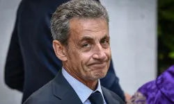 Eski Cumhurbaşkanı Sarkozy'ye 1 yıl hapis!