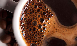 Kahve tüketmek bağırsak kanserinin riskini azaltıyor.