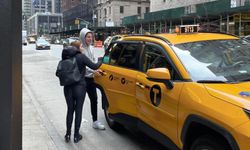 Kaza sonrası ABD'ye kaçan Eylem Tok ve oğlu taksiye binerken görüntülendi
