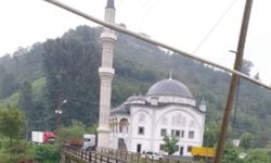 Trabzon'da projesiz ve ruhsatsız cami kapatılmıştı yeniden açıldı