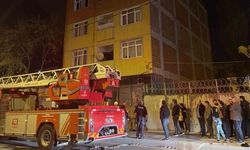Avcılar’da 4 katlı binada yangın: 11 kişi mahsur kaldı!