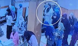 Başörtü takıp camide kadınları taciz etti
