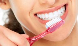 Doğru diş fırçalama teknikleri nedir?