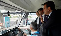 İBB Başkanı  İmamoğlu elektrikli metrobüsün test sürüşüne katıldı