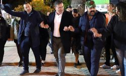 Sarıyer Belediye Başkanı Oktay Aksu, komuşuları ile Hıdırellez kutladı