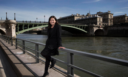 Paris belediye başkanı kirli nehirde yüzecek