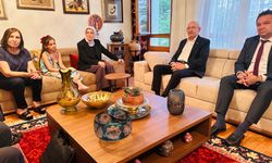 Sinan Ateş’in eşi Ayşe Ateş, bugün çocuklarıyla birlikte Kemal Kılıçdaroğlu'nu ziyaret etti