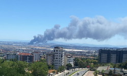 Tuzla'da fabrika yangını: Patlama sesleri ve alevler korkuttu