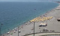 Antalya'da rekor sıcak yüzünden sahiller doldu taştı