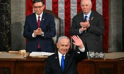 Netanyahu ABD Kongresi'nde dakikalarca ayakta alkışlandı