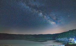 Perseid meteor yağmuru eşsiz görüntülere sahne oldu