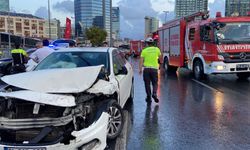 Şişli'de otomobil İETT otobüse arkadan çarptı!