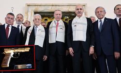 Kurtulmuş, Abbas'a silah ve bayrak hediye etti