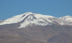 Erzincan’a mevsimin ilk karı düştü