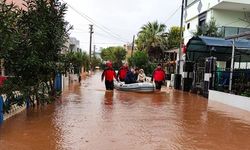 İzmir Menderes'te 47 binayı su bastı