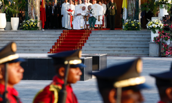 Ülkeyi ziyaret eden ikinci Papa oldu...Papa Francis, Doğu Timur'da!