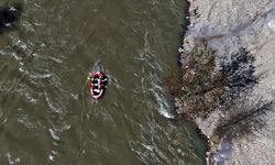 Geleceğin rafting antrenörleri Melen Çayı'nda uygulamalı ders alarak yetişiyor