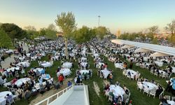 Sakarya'da iftar programına yaklaşık 20 bin kişi katıldı