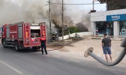 Bodrum'da işçilerin kaldığı boş konteyner ile yakınındaki iki otomobil yandı