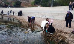 Çanakkale'de sahile inen vatandaşlar Hıdırellez'i kutladı