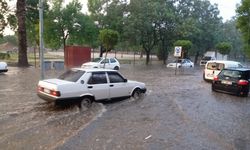 Salihli'de sağanak hayatı olumsuz etkiledi