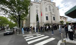 Tokyo Camisi'nde bayram namazı kılındı