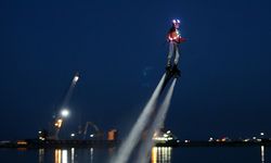 Samsun'da Tütün İskelesi'nde flyboard gösterisi sunuldu