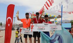 1. Van Denizi Yarı Maratonu koşuldu