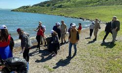 Çıldır Gölü'nde "Türkiye Çevre Haftası" kapsamında çevre temizliği yapıldı