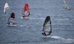 Türkiye Rüzgar Sörfü Slalom Ligi ilk ayak mücadelesi, İzmir'de başladı