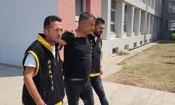 Adana'da güvenlik kamerası kayıtlarından belirlenerek yakalanan 2 hırsızlık zanlısı tutuklandı