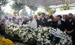 Çanakkale'de öldürülen eğitimci Nazmi Arıkan'ın cenazesi İstanbul'da toprağa verildi