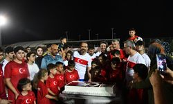 Kahramanmaraş'ta protokol üyeleri, şehit ve gazi çocuklarıyla futbol oynadı