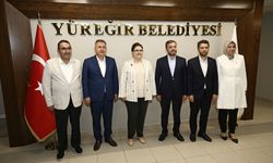 Aile ve Sosyal Hizmetler Bakanı Yanık, Adana'da esnaf ziyaretinde konuştu: