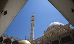 Duhok'taki yaklaşık 14 asırlık tarihi cami zamana meydan okuyor