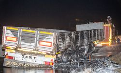 Hatay'da seyir halindeki tırda çıkan yangın hasara yol açtı