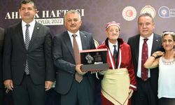 Antalya'da 77 yıllık terzi "yılın ahisi" seçildi