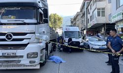 Bursa'da tırın çarptığı seyyar satıcı hayatını kaybetti