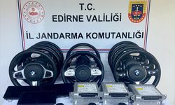 Edirne'de yurda kaçak sokulmak istenen 11 lüks araç direksiyonu ve otomobil parçaları ele geçirildi