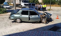 Osmaniye'de ambulans ile otomobilin çarpıştığı kazada 3 kişi yaralandı